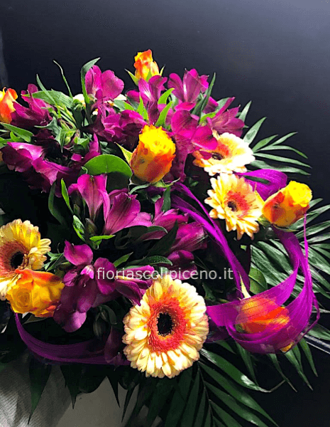 Bouquet con rose e gerbere