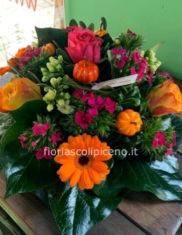 Centrotavola con rose e lilium